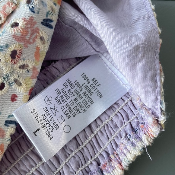 Eyelet Two Piece Ruffle Shorts Set - Picture 14 of 15